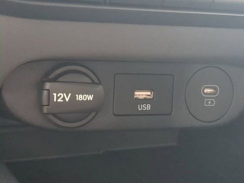 Used 2025 Hyundai Elantra SEL FWD image 21