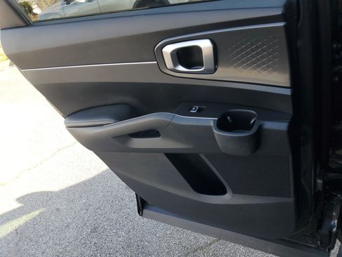 Used 2023 Kia Sorento LX image 13