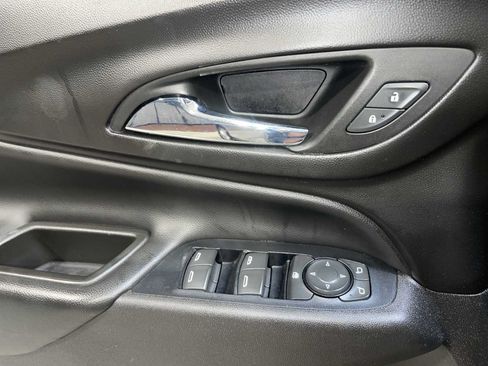 Used 2019 Chevrolet Equinox LT FWD image 23