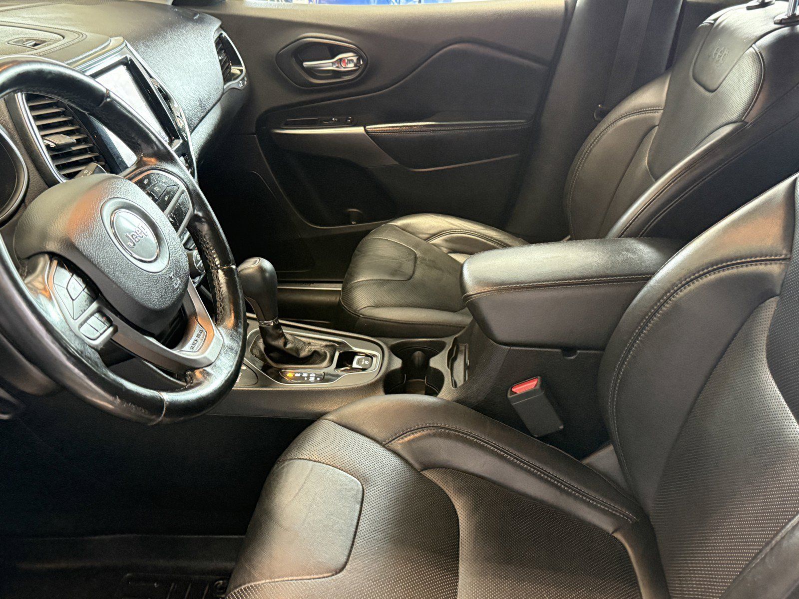 Used 2019 Jeep Cherokee Limited AWD/4WD image 26