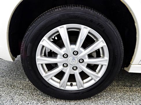 Used 2011 Buick Lucerne CX image 19