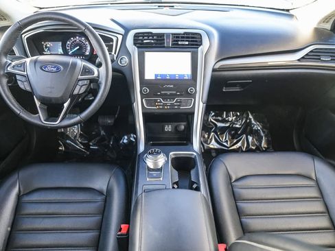 Used 2020 Ford Fusion SEL image 11