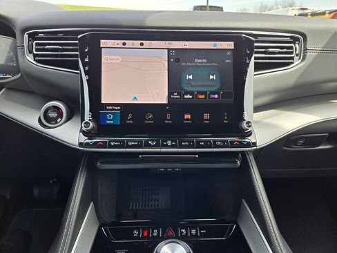 New 2026 Jeep Grand Wagoneer Limited AWD/4WD image 19