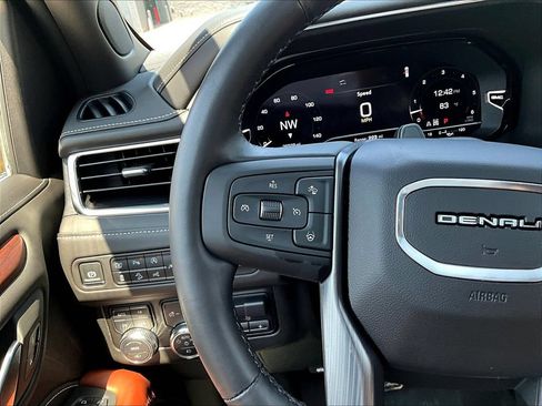 Used 2024 GMC Yukon Denali Ultimate AWD/4WD image 13