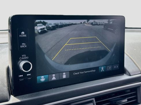 Used 2024 Honda Pilot Touring image 14