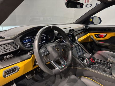 Used 2024 Lamborghini Urus S image 15
