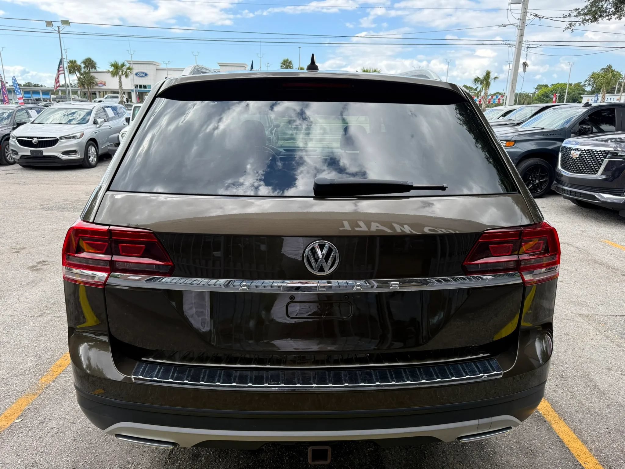 Used 2019 Volkswagen Atlas SE w/ Panoramic Sunroof Package FWD image 6