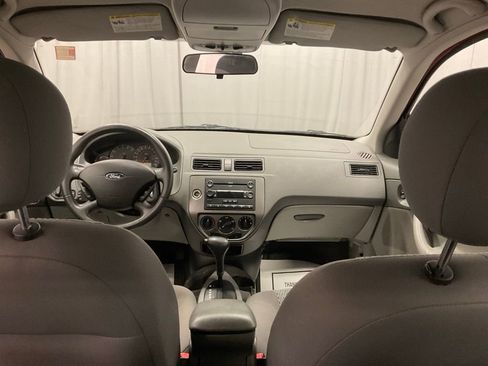 Used 2005 Ford Focus ZX4 Sedan image 21