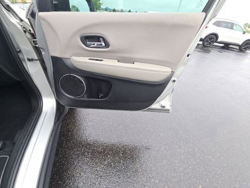 Used 2016 Honda HR-V EX image 29