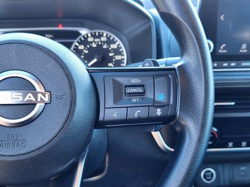Used 2023 Nissan Rogue SV FWD image 16