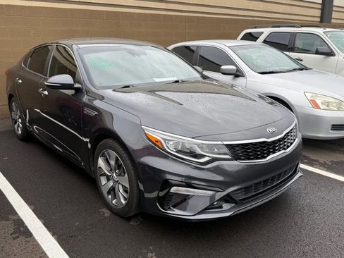 Used 2019 Kia Optima S image 2