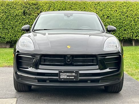 Certified 2025 Porsche Macan AWD/4WD image 11