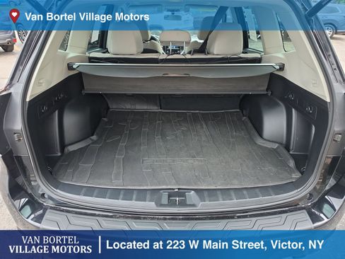 Used 2021 Subaru Forester Premium AWD/4WD image 28