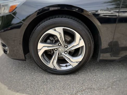 Used 2020 Honda Accord EX image 16