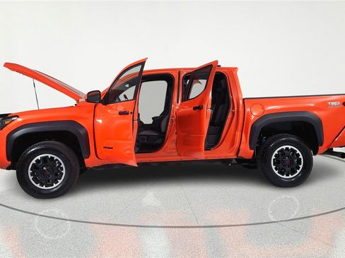 Used 2024 Toyota Tacoma TRD Off-Road image 6