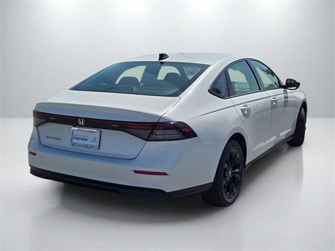 New 2025 Honda Accord SE image 4