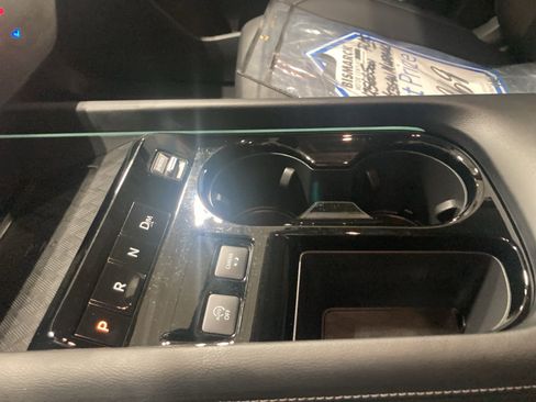 Used 2025 Nissan Murano Platinum w/ Cargo Package image 32