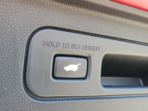 Used 2025 Honda Pilot TrailSport image 29