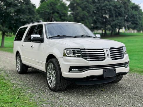 Used 2015 Lincoln Navigator L 4WD w/ Equipment Group 101A Reserve image 23
