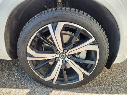 Certified 2024 Volvo XC60 T8 Ultimate w/ Protection Package Premier AWD/4WD image 39