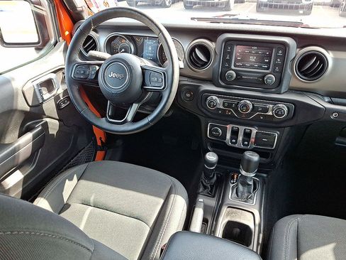 Used 2018 Jeep Wrangler Sport AWD/4WD image 15