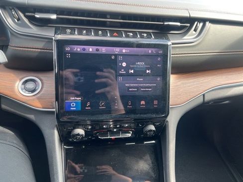 Used 2021 Jeep Grand Cherokee L Summit w/ Luxury Tech Group V image 23