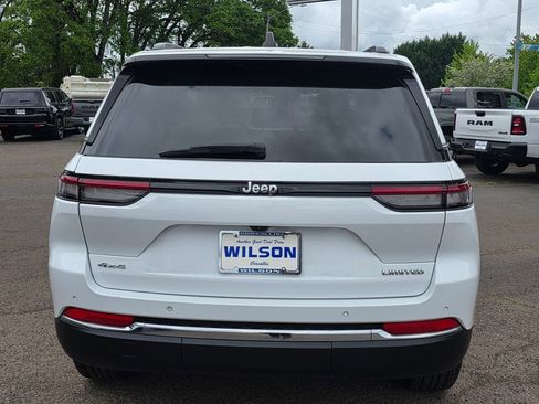 Used 2023 Jeep Grand Cherokee Limited AWD/4WD image 7