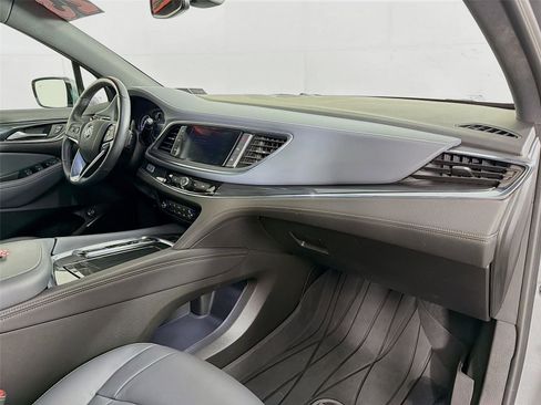 Used 2023 Buick Enclave Essence w/ Sport Touring Edition image 20