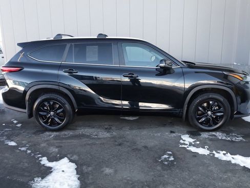 Certified 2023 Toyota Highlander XLE image 13