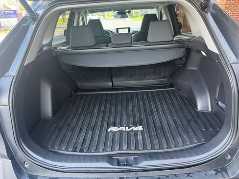 Used 2023 Toyota RAV4 XLE w/ Convenience Package image 14