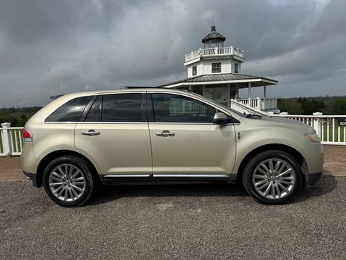Used 2011 Lincoln MKX 2WD w/ 102A Rapid Spec Order Code image 4