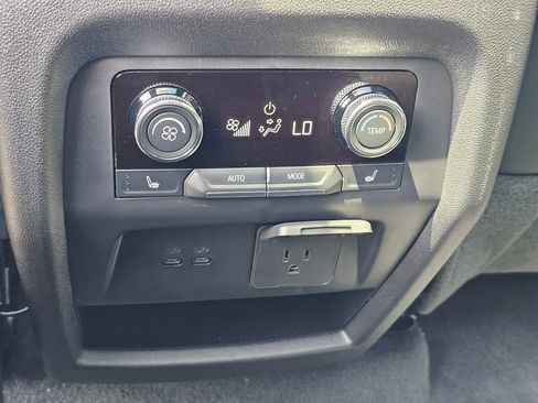 Used 2025 Buick Enclave Avenir w/ Super Cruise Package AWD/4WD image 19