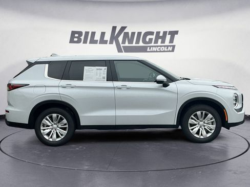 Used 2025 Mitsubishi Outlander ES AWD/4WD image 6