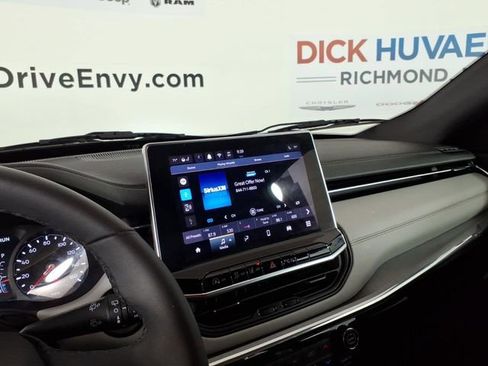 Used 2024 Jeep Compass Limited image 26