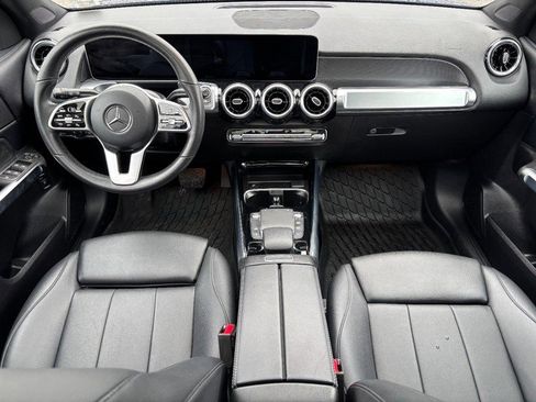 Used 2021 Mercedes-Benz GLB 250 4MATIC image 11