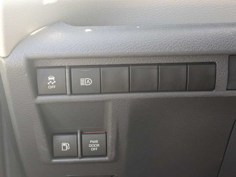 Used 2024 Toyota Sienna XLE FWD image 24