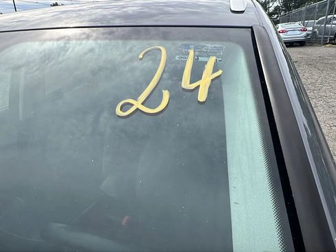 Used 2022 Volkswagen Taos SE image 33