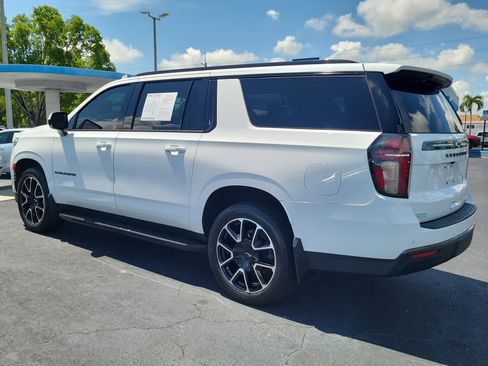 Used 2021 Chevrolet Suburban RST RWD image 3