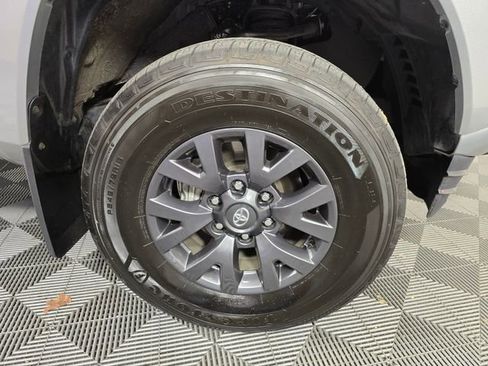 Used 2023 Toyota Tacoma SR5 w/ Technology Package image 9