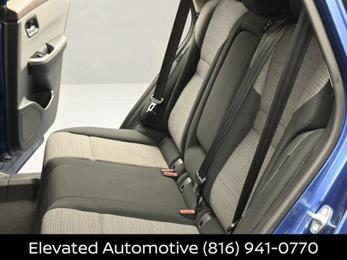 Used 2021 Nissan Rogue SV AWD/4WD image 18