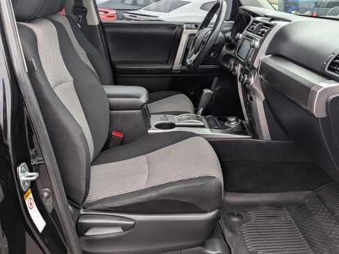 Used 2015 Toyota 4Runner SR5 AWD/4WD image 7