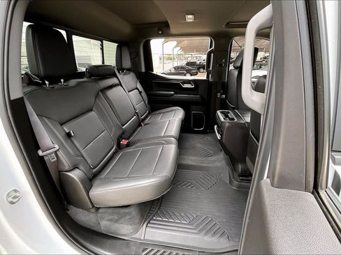 Used 2024 Chevrolet Silverado 1500 LT Trail Boss w/ Convenience Package II image 18