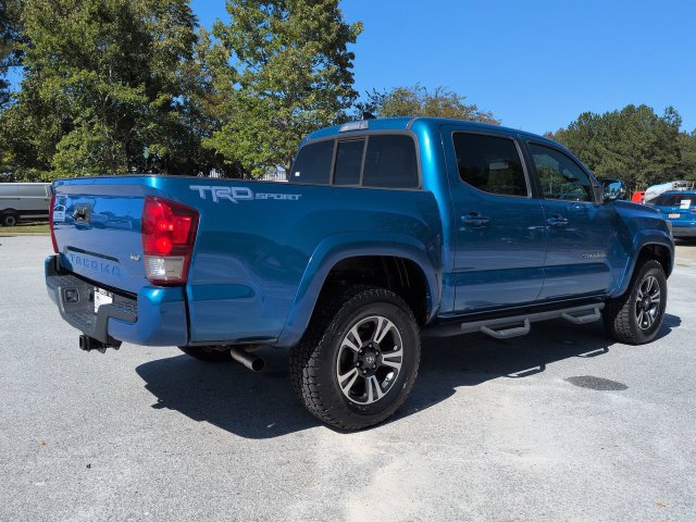 Used 2016 Toyota Tacoma TRD Sport w/ Towing Package RWD image 4