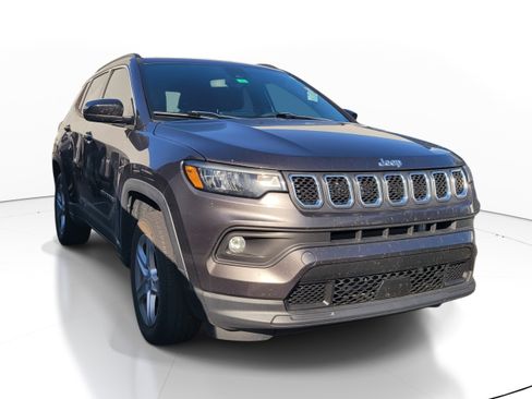 Used 2023 Jeep Compass Latitude AWD/4WD image 1