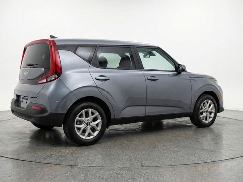 Used 2025 Kia Soul LX w/ LX Technology Package image 9