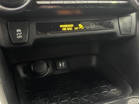 Used 2019 Toyota RAV4 LE w/ Carpet Mat Package FWD image 30