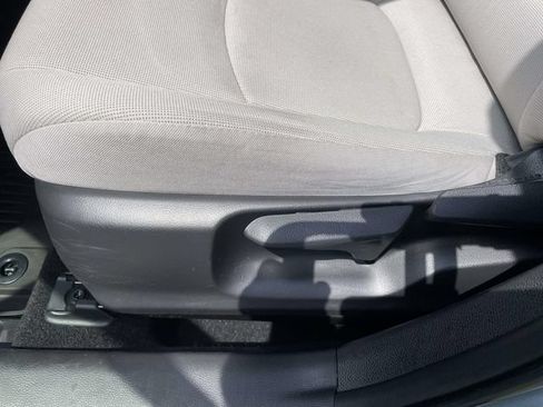 Used 2022 Toyota Corolla LE w/ LE Convenience Package FWD image 20