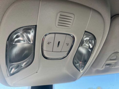 Used 2018 Jeep Compass Trailhawk w/ Cold Weather Group image 13