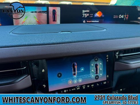 New 2026 Lincoln Navigator L Reserve AWD/4WD image 18