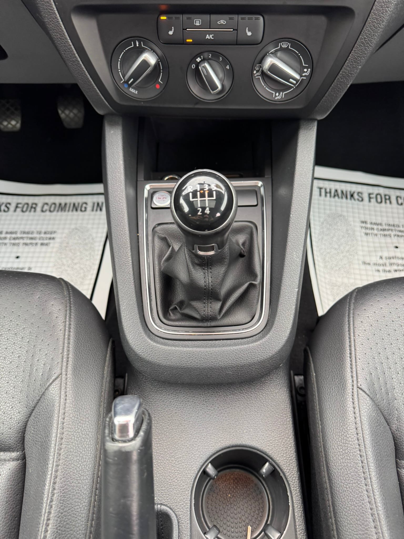 Used 2017 Volkswagen Jetta SE FWD image 16